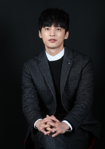 윤선우 "곰팡내 나던 연습실에서 '달의 연인'까지"(인터뷰)