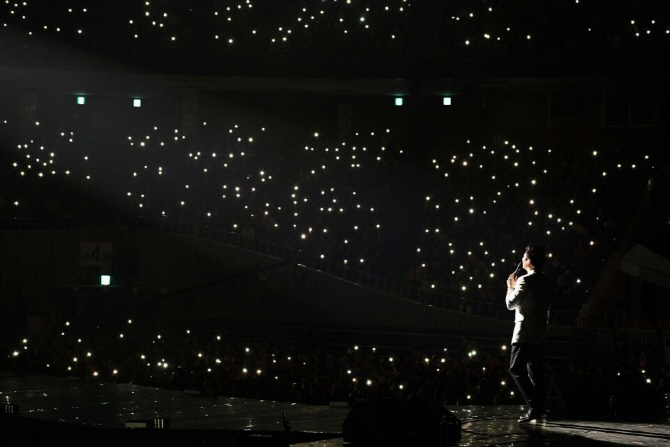 이적 "이 시국에 콘서트, 서로 등 두드려주는 시간 됐으면"