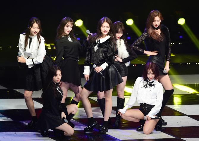 아이오아이, '꿈꾸는 소녀들의 당찬 무대~'