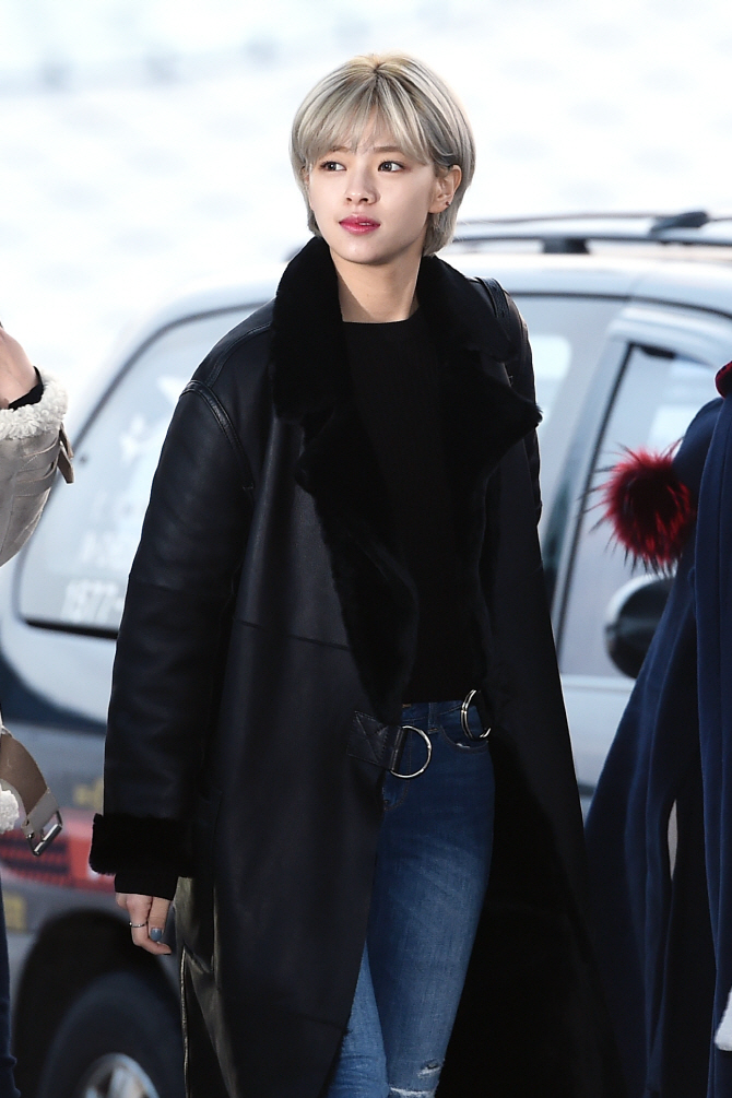 트와이스 정연, 멀리서도 눈에 띄는 예쁨