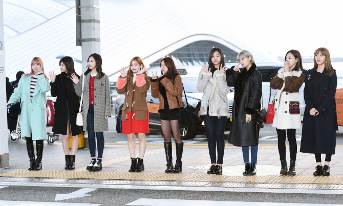 트와이스, '홍콩 팬들 만나러 빨리 갈게요~'