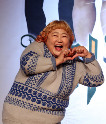 ‘미라클’ 홍윤화 “♡김민기와 결혼, 구체적인 계획은 아직”