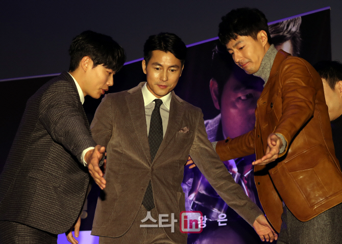 [포토]류준열-정우성-조인성, '형님 먼저'