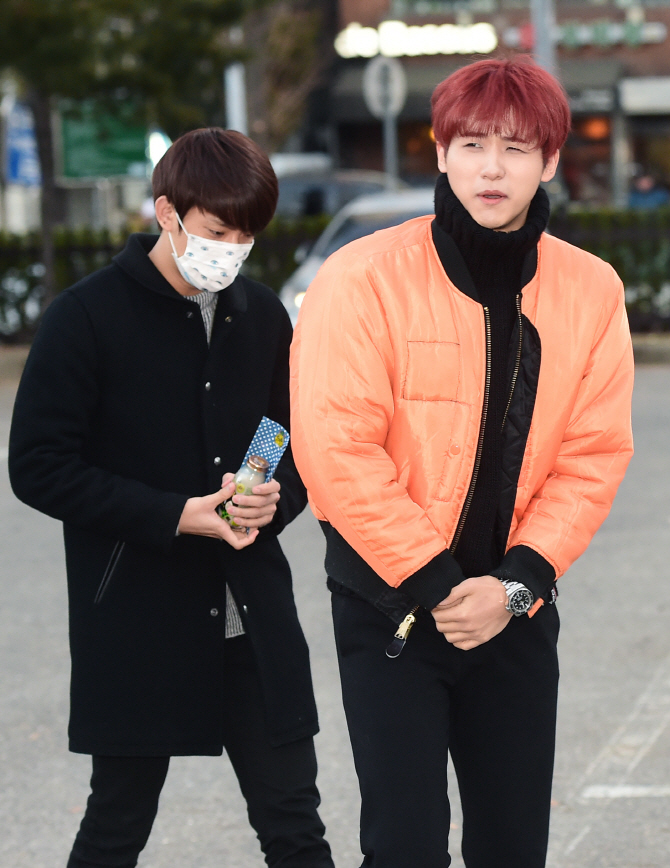 비원에이포 신우, '날씨가 너무 추워요~'