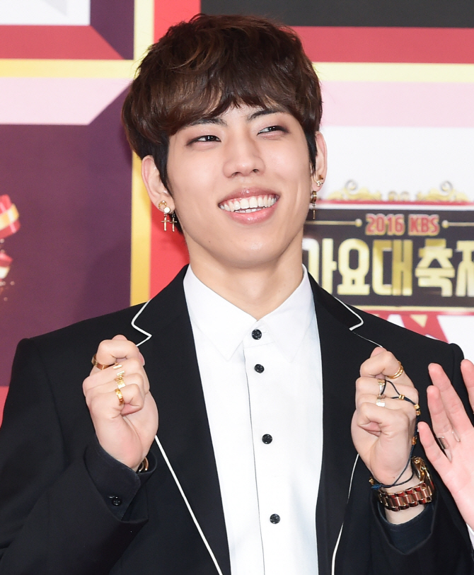 인피니트 동우, 'KBS가요 대축제 신나요 신나~'