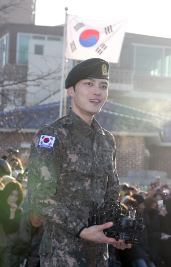 김재중 "걸그룹 노래 들으며 기상…트와이스·블랙핑크 좋아"