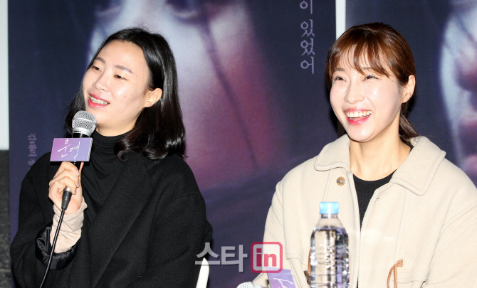[포토]김소연 감독-배우 정현, '즐거운 촬영했어요'