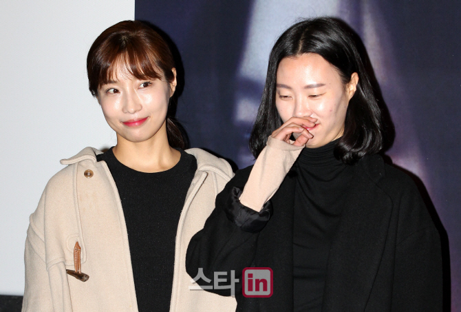 [포토]김소연 감독, '쑥스럽지만 열심히 만들었습니다!'