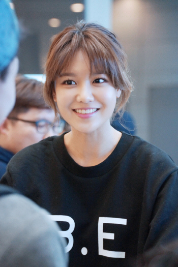 소녀시대 수영, 자선 바자회로 세상 밝힌다
