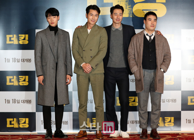 [포토]류준열-정우성-조인성-배성우, 영화 '더 킹' 많이 사랑해주세요!