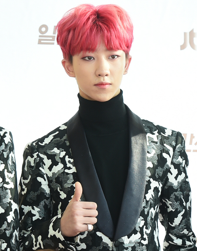 세븐틴 디에잇, '꽃미모가 엄지척~'