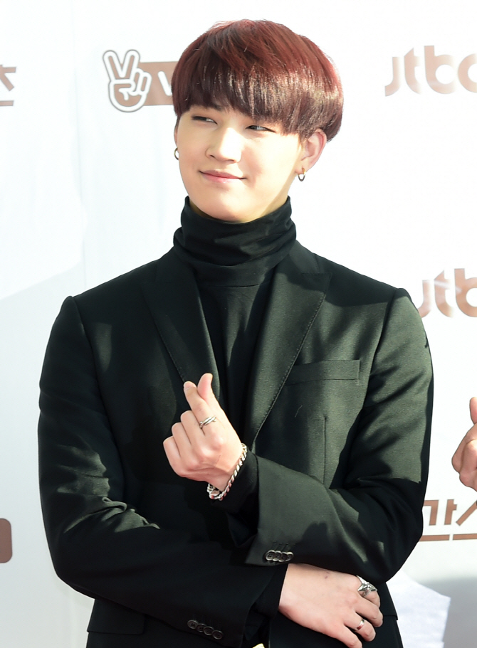 갓세븐 JB, ' 멋짐 부자~'