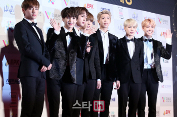 '제26회 서가대' 엑소 4연속 대상…방탄 7년만에 4관왕