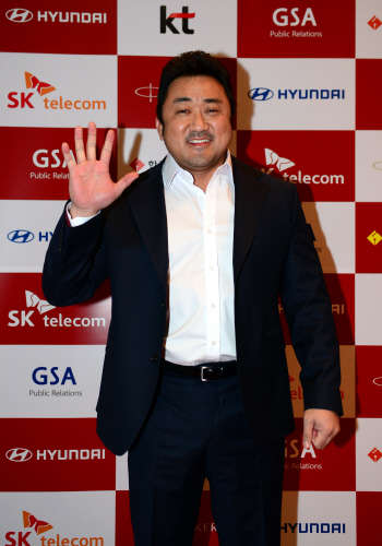 남우조연상 마동석 '마블리 스마일~'