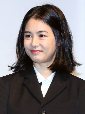 강혜정 "짧은 단발 변신, '잘생쁨'이라고"