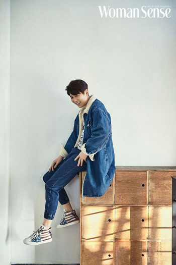 최민용, 화보 공개 '청청패션 완벽 소화'