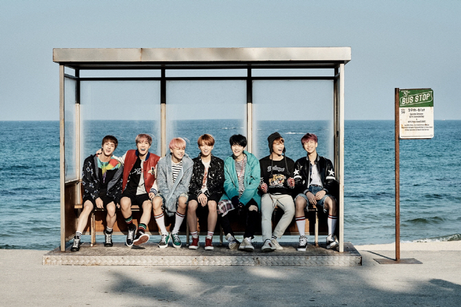 방탄소년단 컴백에 음원 사이트 '마비'…무력시위