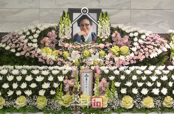 [포토]원로배우 故 김지영 별세, '편안히 쉬소서'