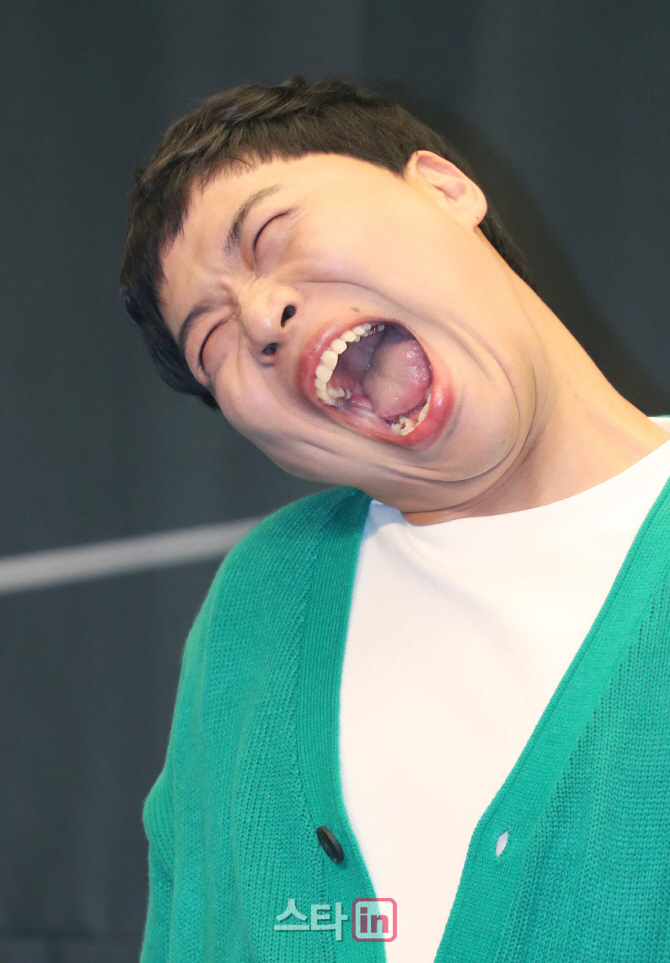 [포토]이상준 '이런 표정으로 방송합니다'