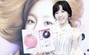 태연, 팬사인회 성황리 마무리