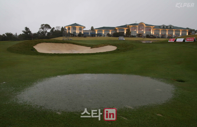 KLPGA 롯데렌터카 여자오픈, 악천후로 1라운드 취소..54홀 축소