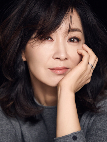 윤유선, ‘구해줘’ 출연 확정…옥택연과 호흡