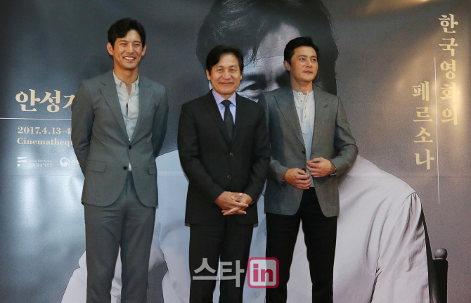 [포토]포즈 취하는 안성기-오지호-장동건