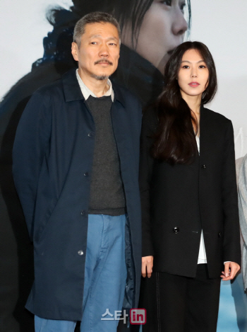 홍상수·김민희 칸 동반 참석 ‘공식 일정 소화’