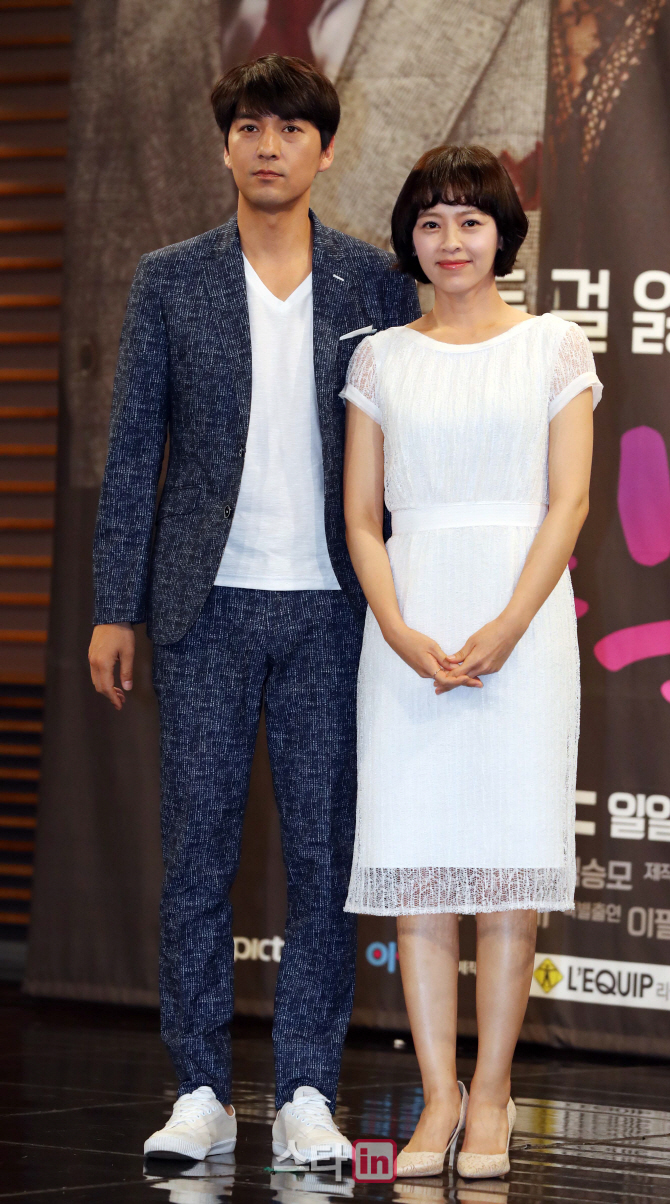 [포토]이필모-강성연 '돌아온 복단지 부부'