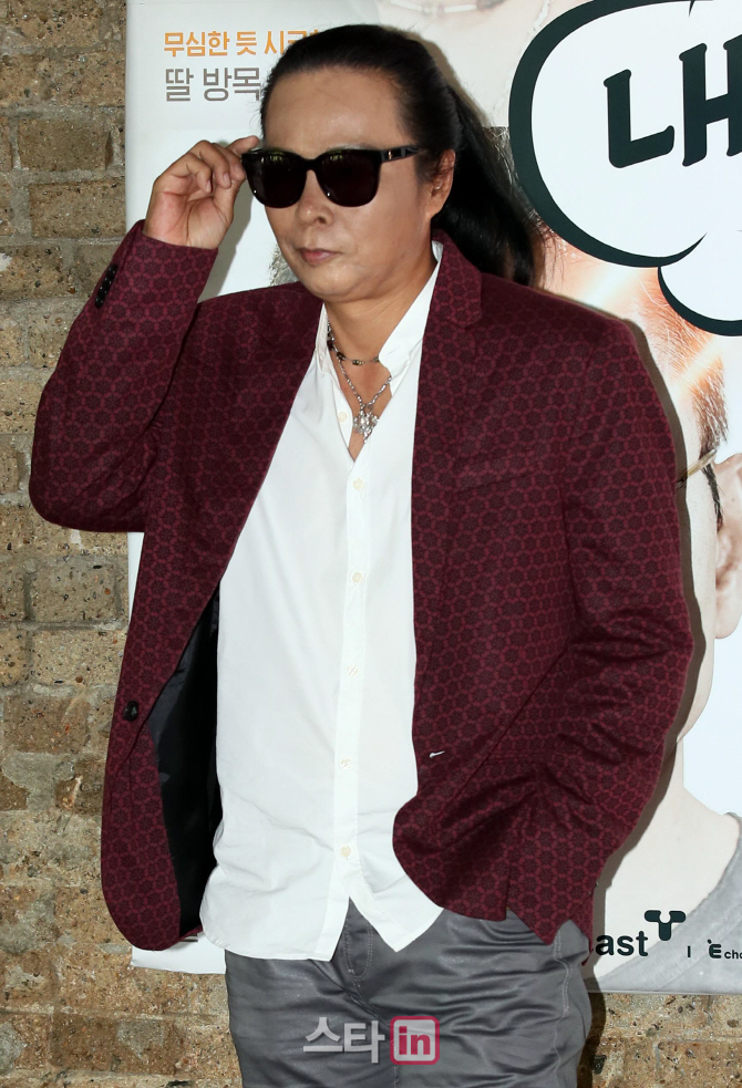 [포토]가수 김태원, '딸아, 아빠가 보고있다'