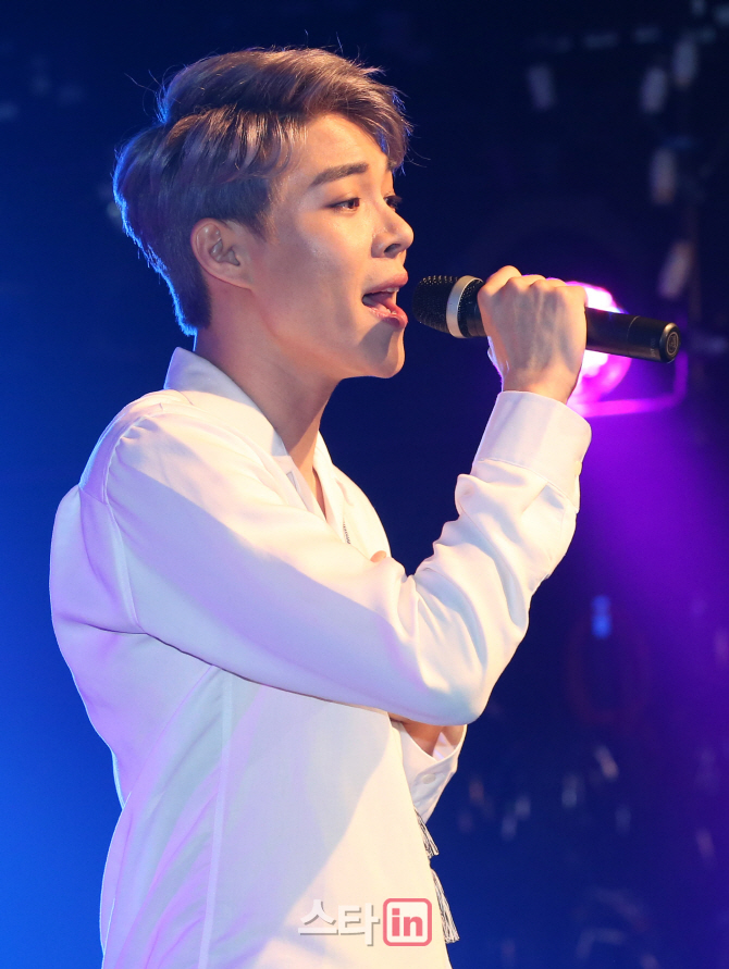 [포토]빈블로우 지빈, '여심 사로잡는 보이스'