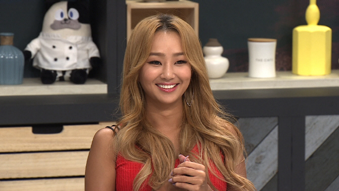 '냉부해' 씨스타 효린 "데뷔 초보다 6-7kg 살쪘다"