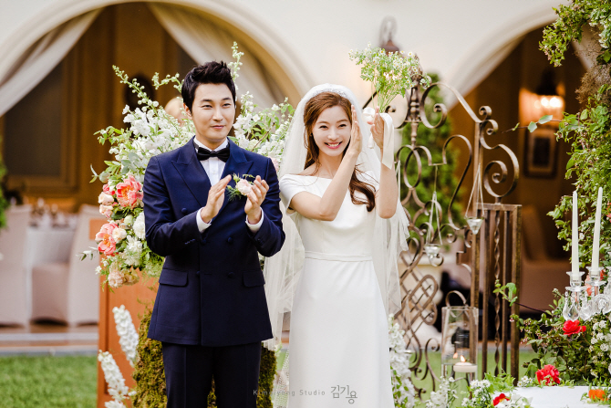 [포토]'이제 부부' 윤소이♡조성윤, 행복한 미소