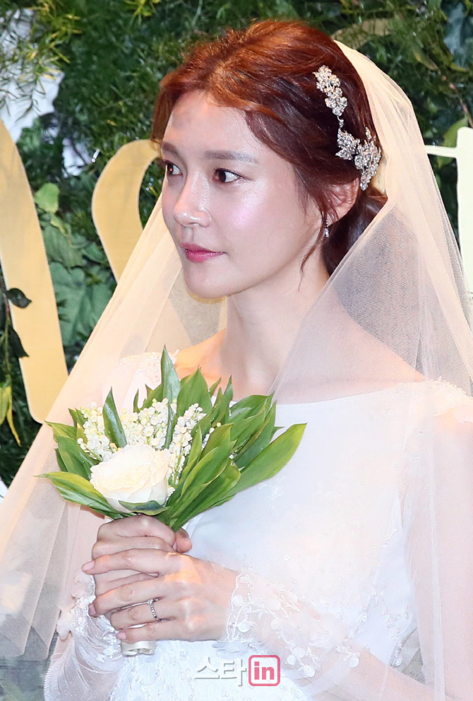 [포토]배우 차예련, '꽃보다 예쁘죠?'