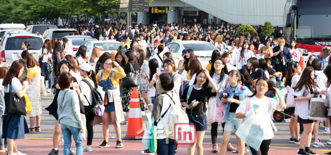 [포토]가자! 엑소 세 번째 월드투어 앙코르 '엑소 플래닛 #3?디 엑소디움닷에!