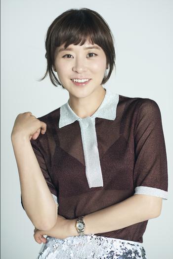 최강희 “수년간 우울증… 이제 결혼도 긍정적”(인터뷰)