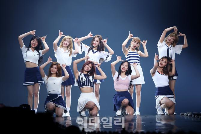 JYP “트와이스 염산 테러 협박, 강경 대응할 것”