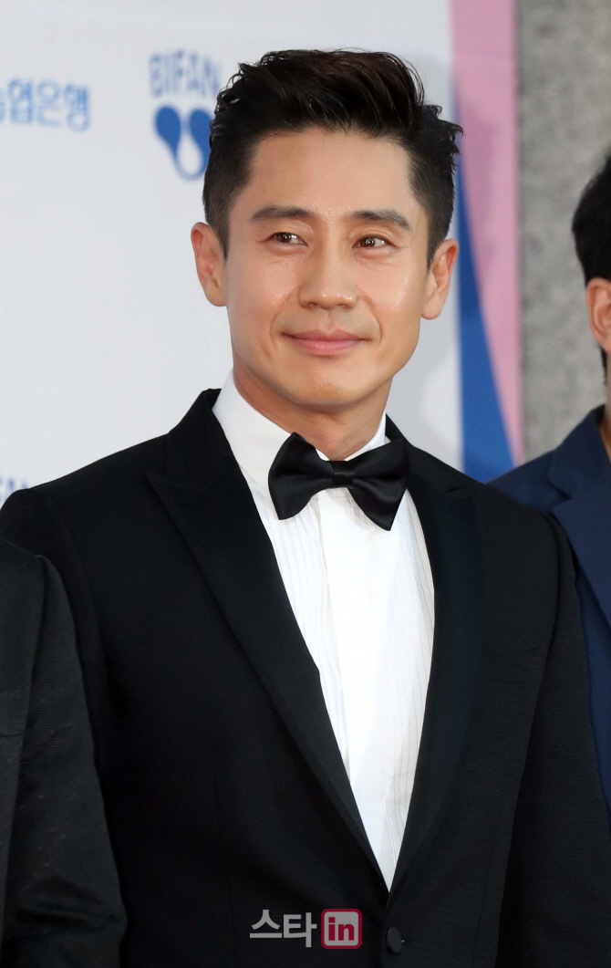 [포토]신하균 '늠름한 미소'