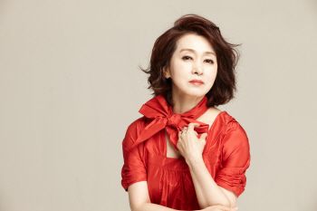 문희경, 플라이업과 전속계약…이보영과 한솥밥