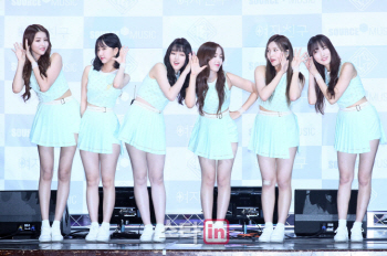여자친구 ‘귀를 기울이면’ 4개 차트 1위…‘여름 불패 걸그룹’