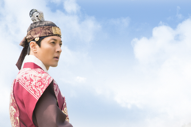 이동건 “‘7일의 왕비’ 만난건 도전이자 모험”
