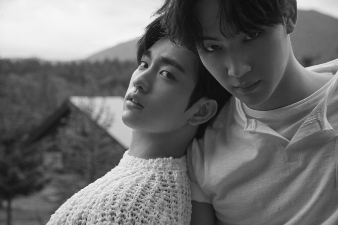 JJ프로젝트 "5년 전 재기발랄함, 조금 진지해진 듯"