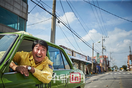 택시운전사, 군함도 제쳤다..'700만 관객' 달성