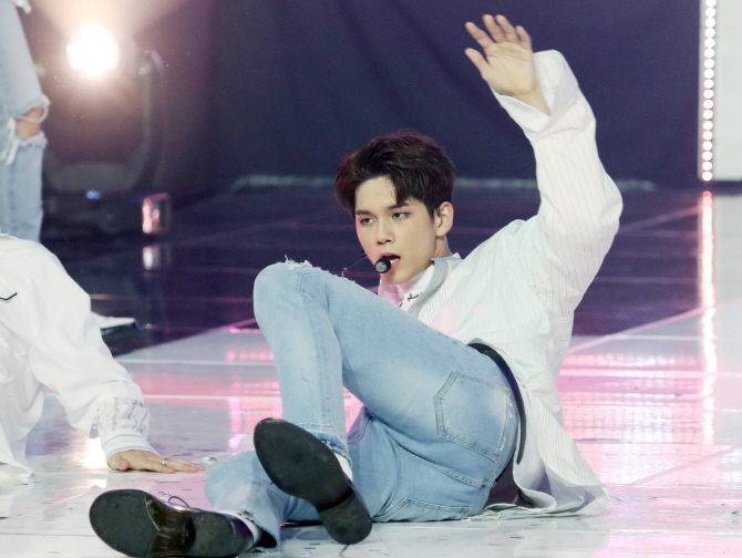 옹성우, '급이 다른 카리스마'