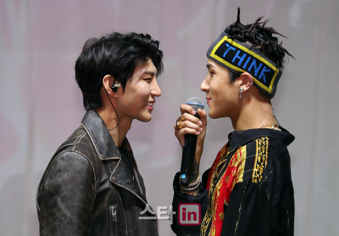 [포토]VIXX LR, '男男케미'