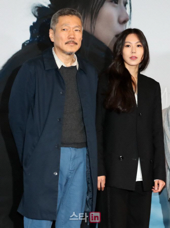 홍상수, 김민희와 새 영화 촬영 '5번째 호흡'