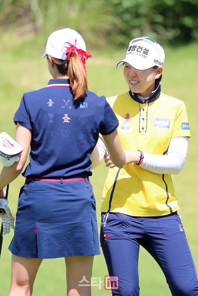 [포토] 김민아 아나-정희윤 '우리 둘 다 버디에요'