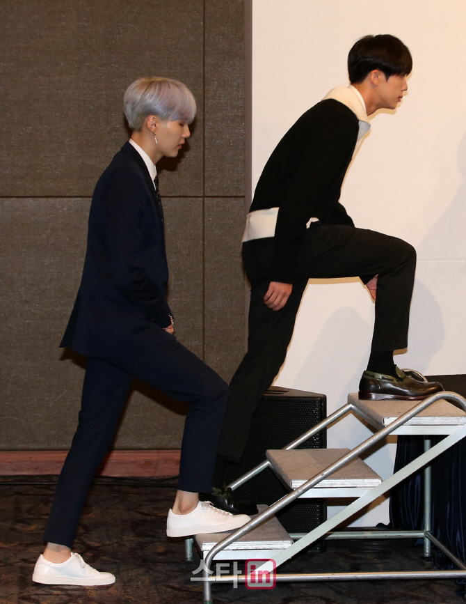 [포토]방탄소년단 슈가-진, '롱다리 귀공자들'