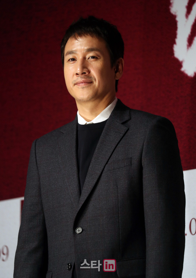 [포토]이선균 '조직의 해결사'