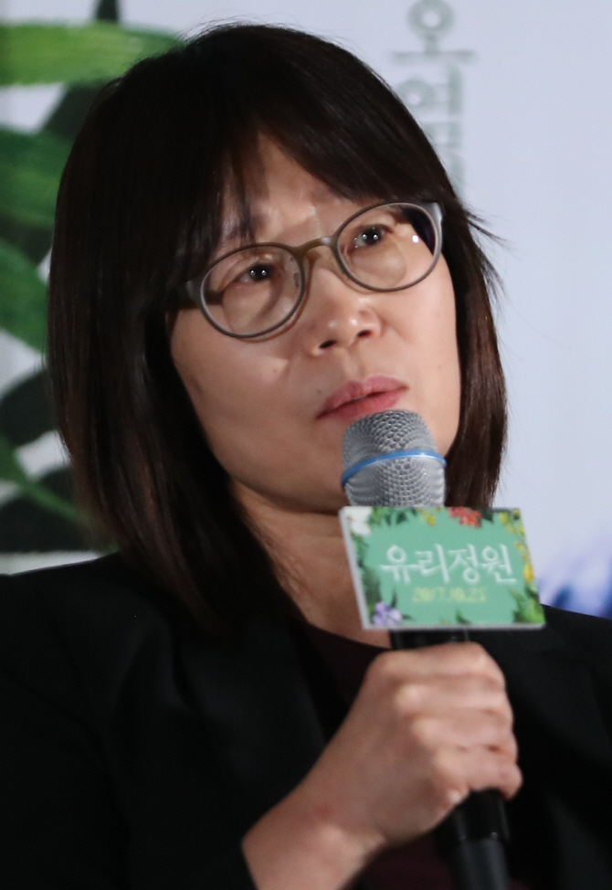 [포토] 질문에 답하는 신수원 감독